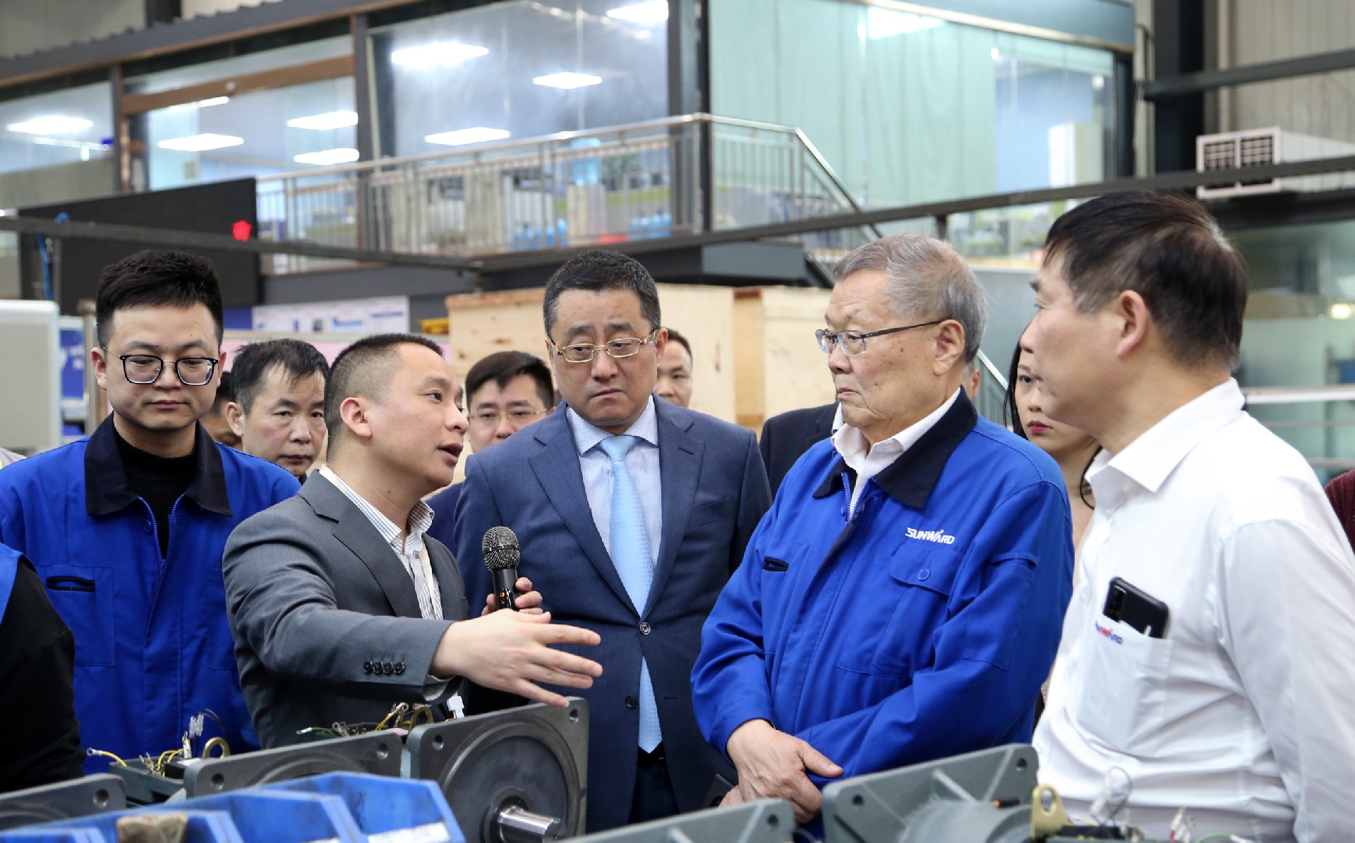山河智能董事长何清华